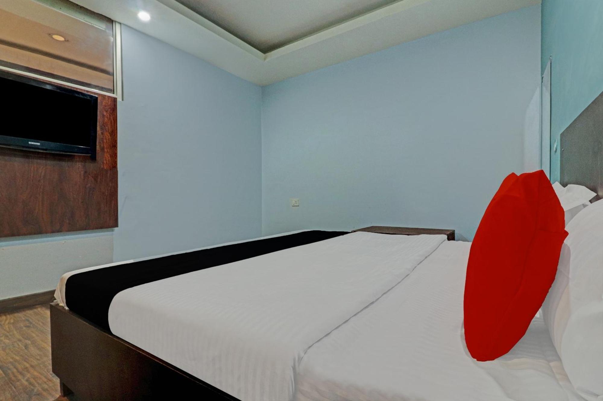 Capital O Kanha Resort Sikandra Rao Eksteriør billede